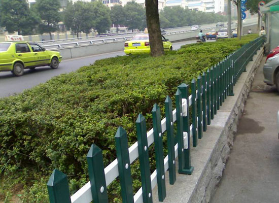 PVC草坪護(hù)欄 PVC草坪護(hù)欄